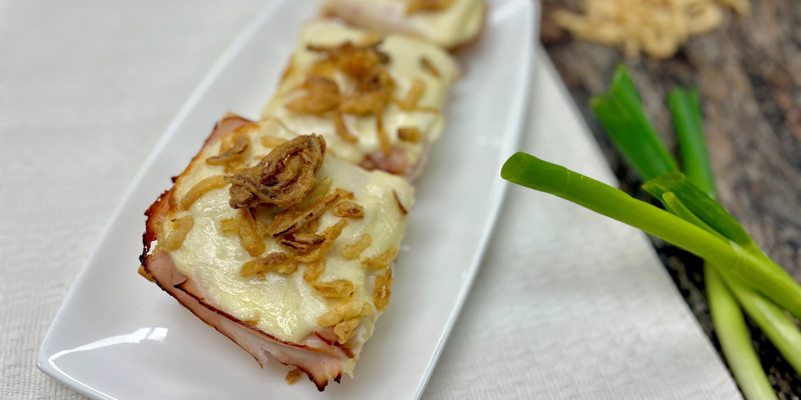 Open-Faced Turkey Bagautte