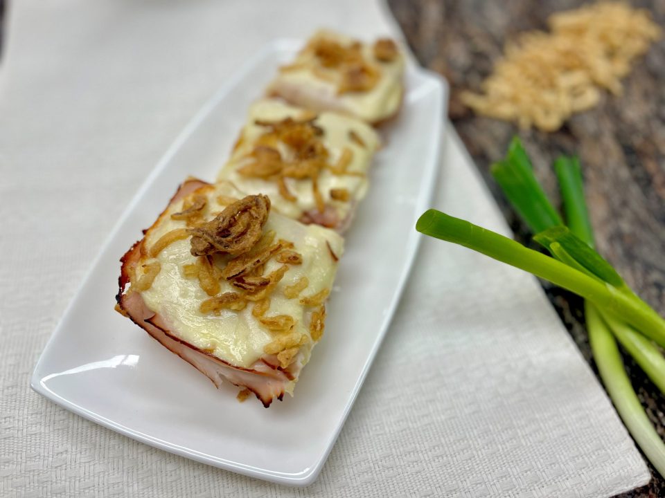 Open-Faced Turkey Bagautte