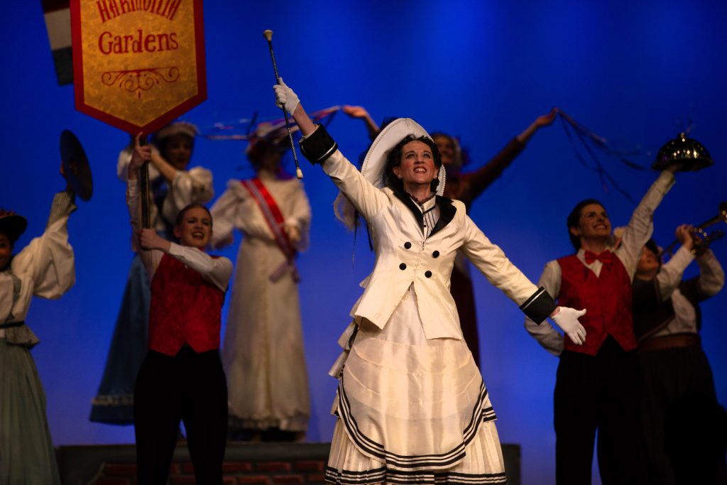 Dolly and the cast perform a main song and dance number