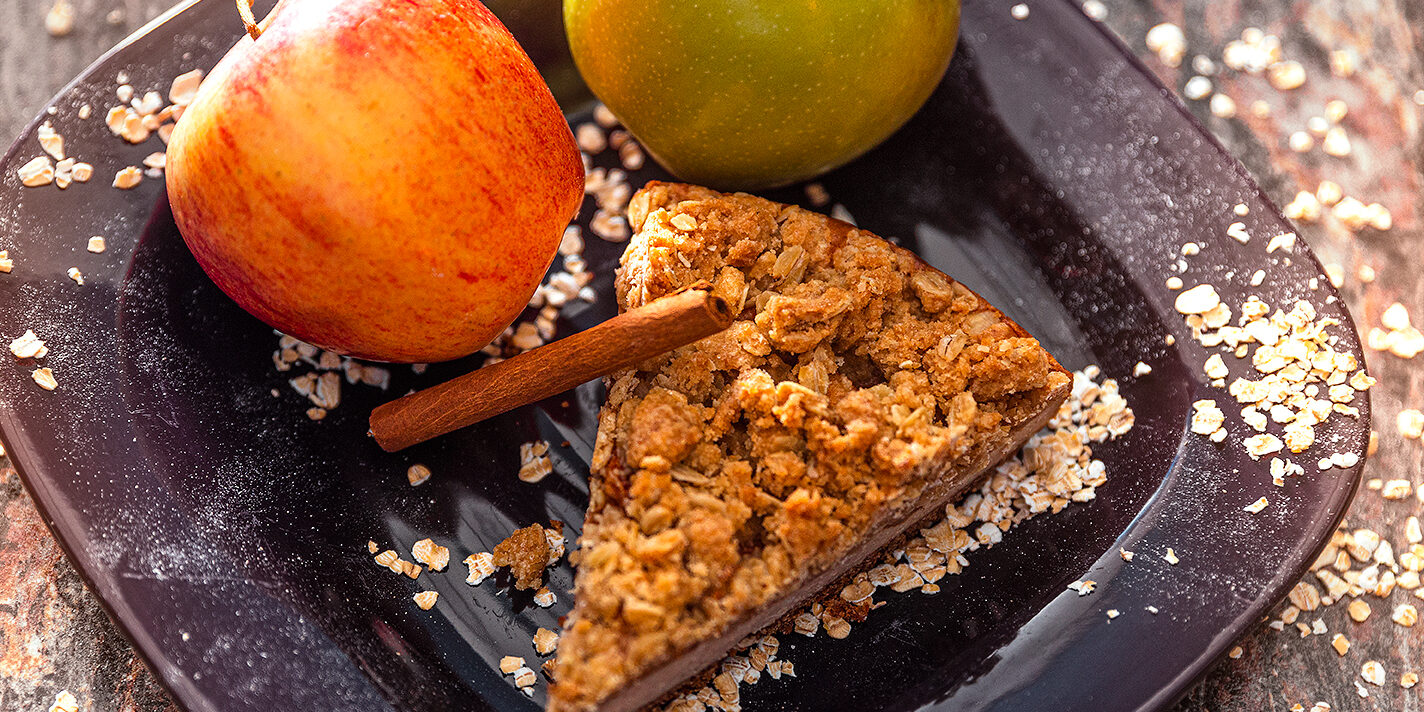 Apple Crisp Cheesecake